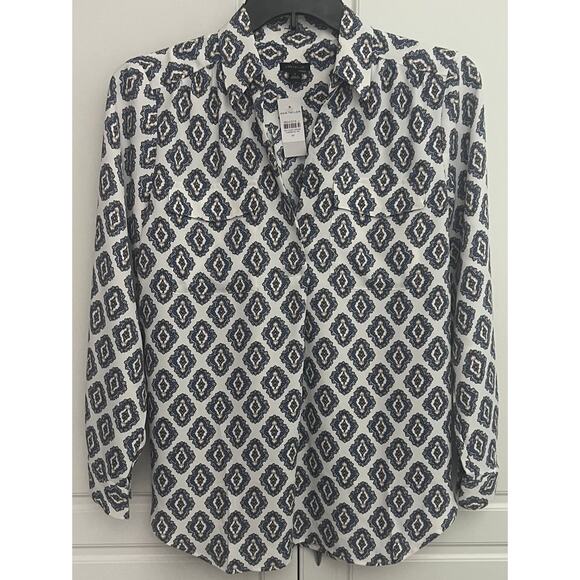 Ann Taylor Medallion Print Long Sleeve Blouse Split V-Neckline Size M NWT - Picture 1 of 9